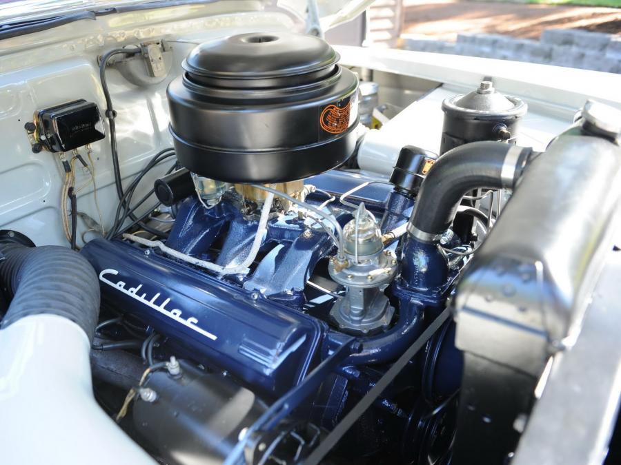  Cadillac Series 62 Convertible 1951 года  (фото 19 из 21)